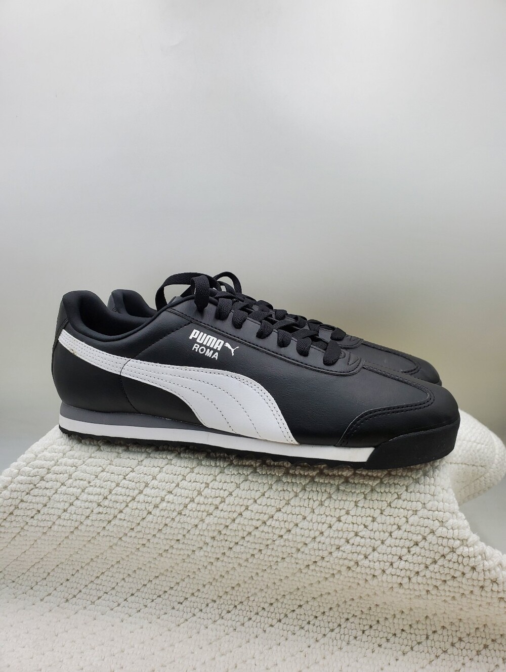 Puma Roma Classic Sneakers - Black & White